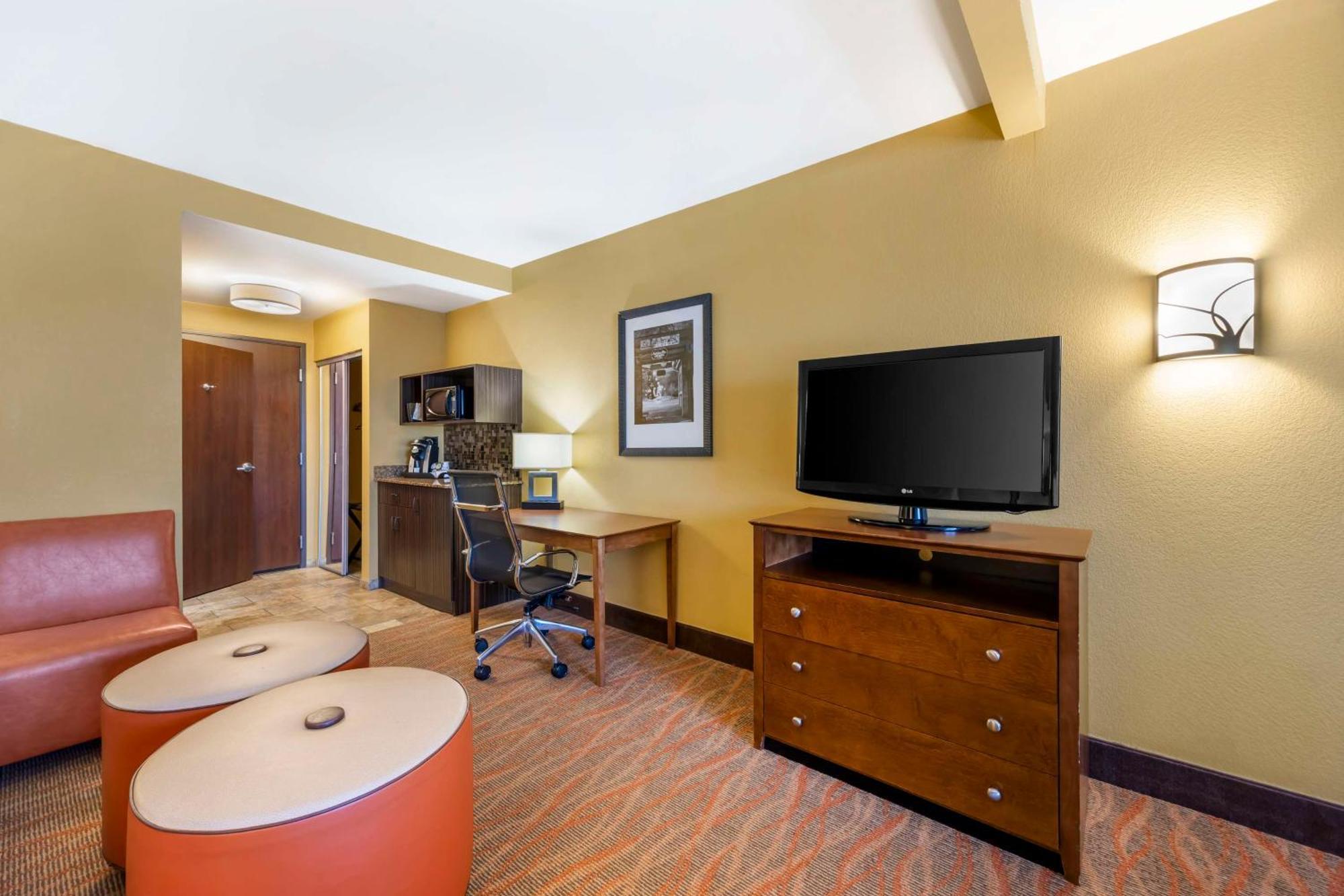 Best Western Plus Tupelo Inn & Suites Eksteriør bilde